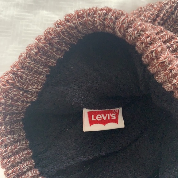 Levi’s Winter Hat - Picture 3 of 3
